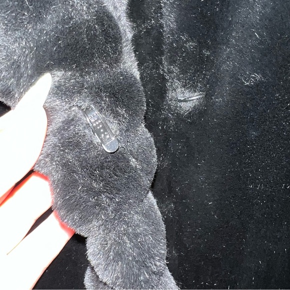 Retro faux fur coat in black - Picture 5 of 6